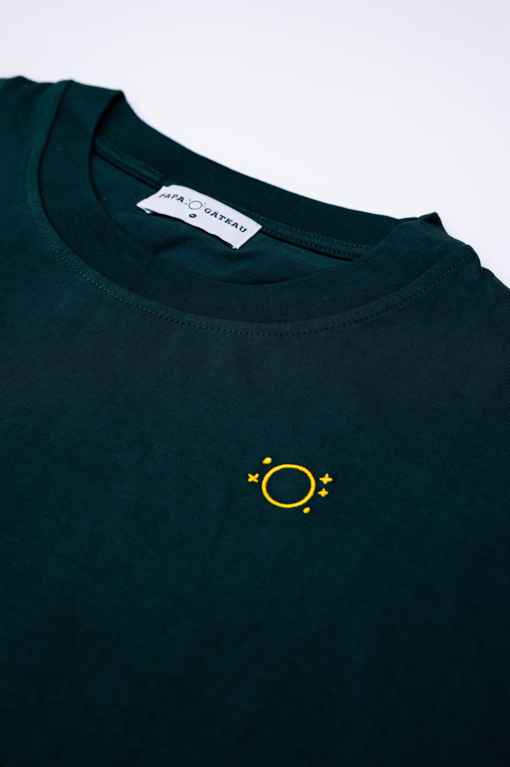 Camiseta verde Loin des ondes, près de vôtres